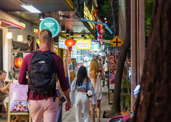 Banthat Thong Hostel *